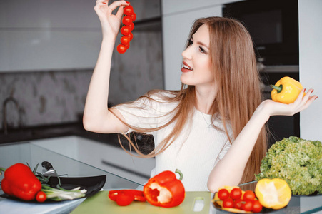 苹果版美女厨房美女厨房第一季在线